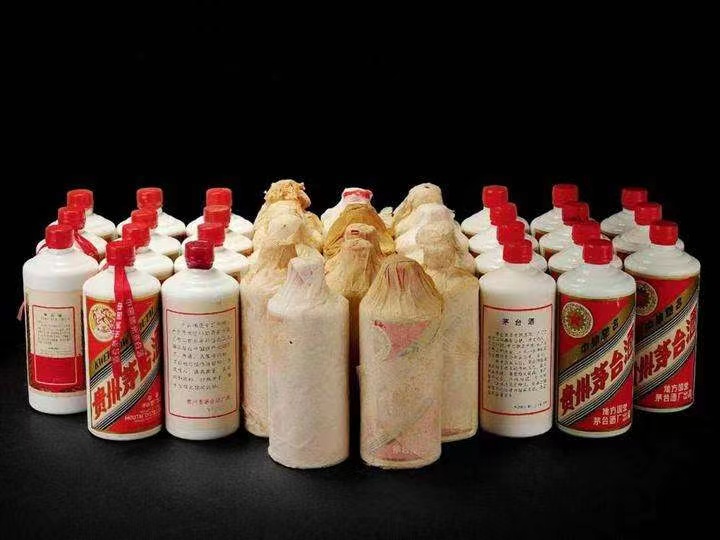 华龙日照岚山回收酒价格哪里回收(附近上门回收茅台酒）?